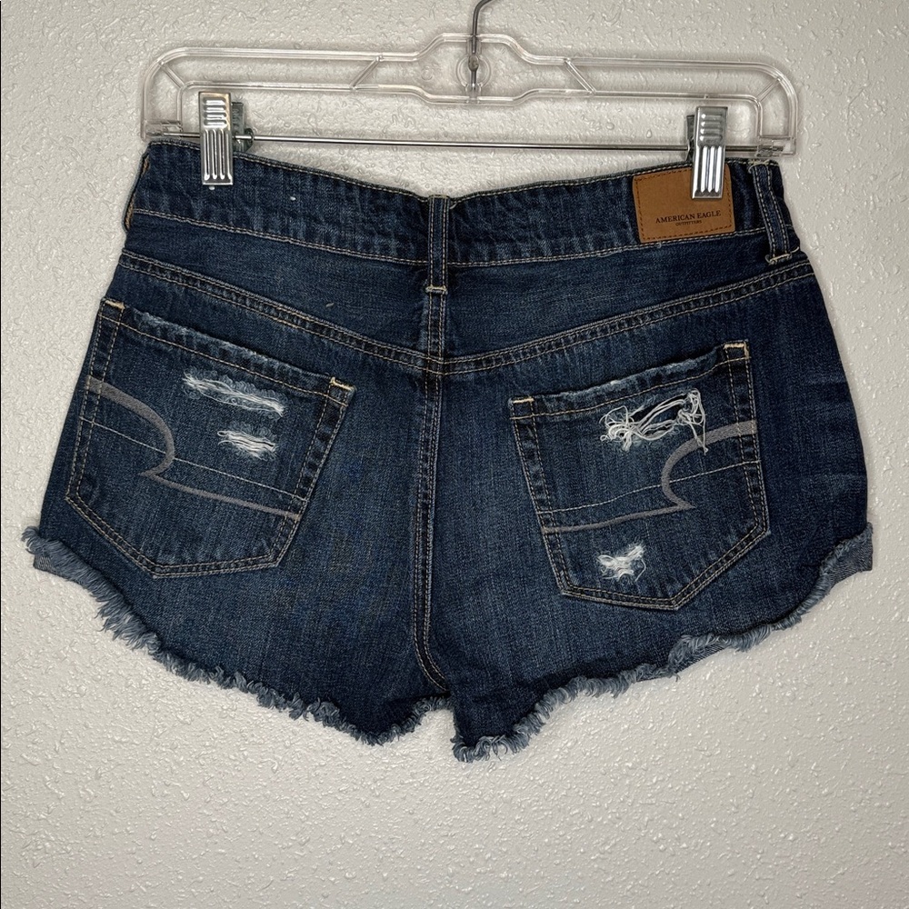 American Eagle Women’s Tomgirl Shortie Denim Distressed Shorts Size 0 - Picture 4 of 6